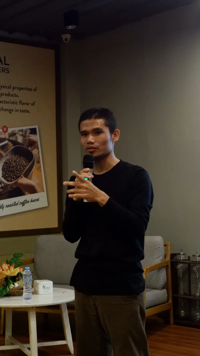 Agus Fauzi berbicara dalam sesi praktis